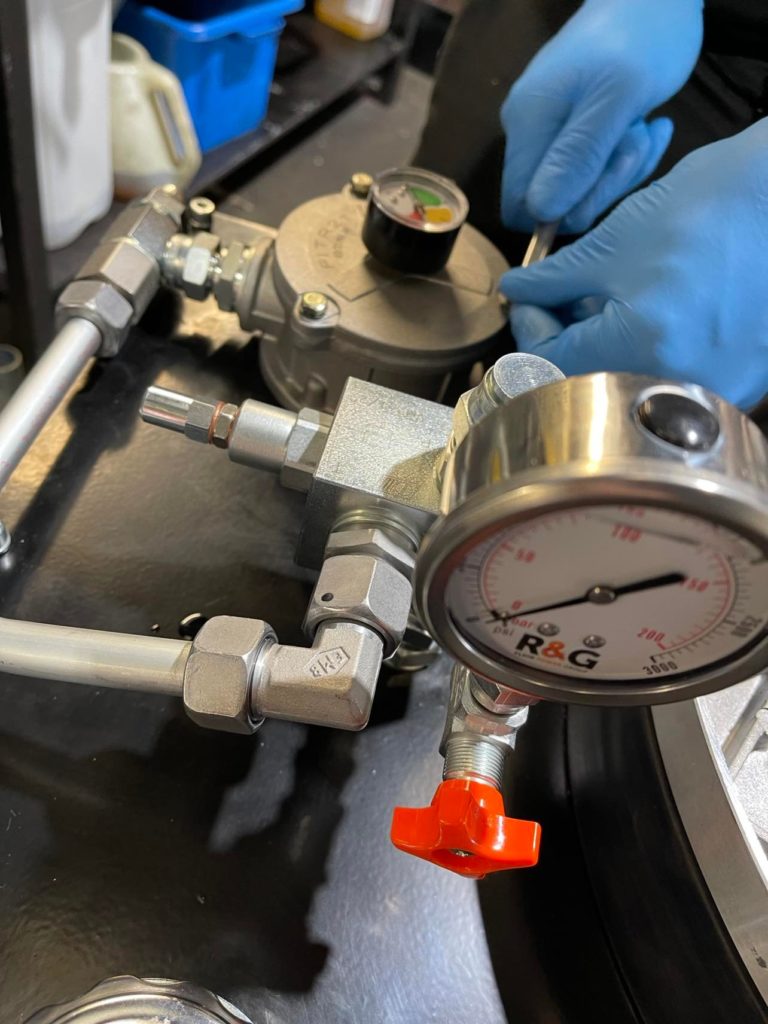 gaskets and pressure meters